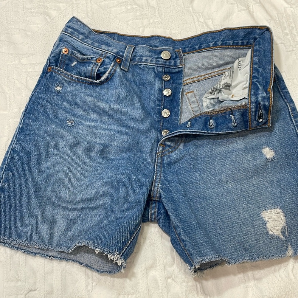 Levi’s 501 Button Fly High Waist Cut Off Jean Shorts Size 28 - Picture 4 of 10